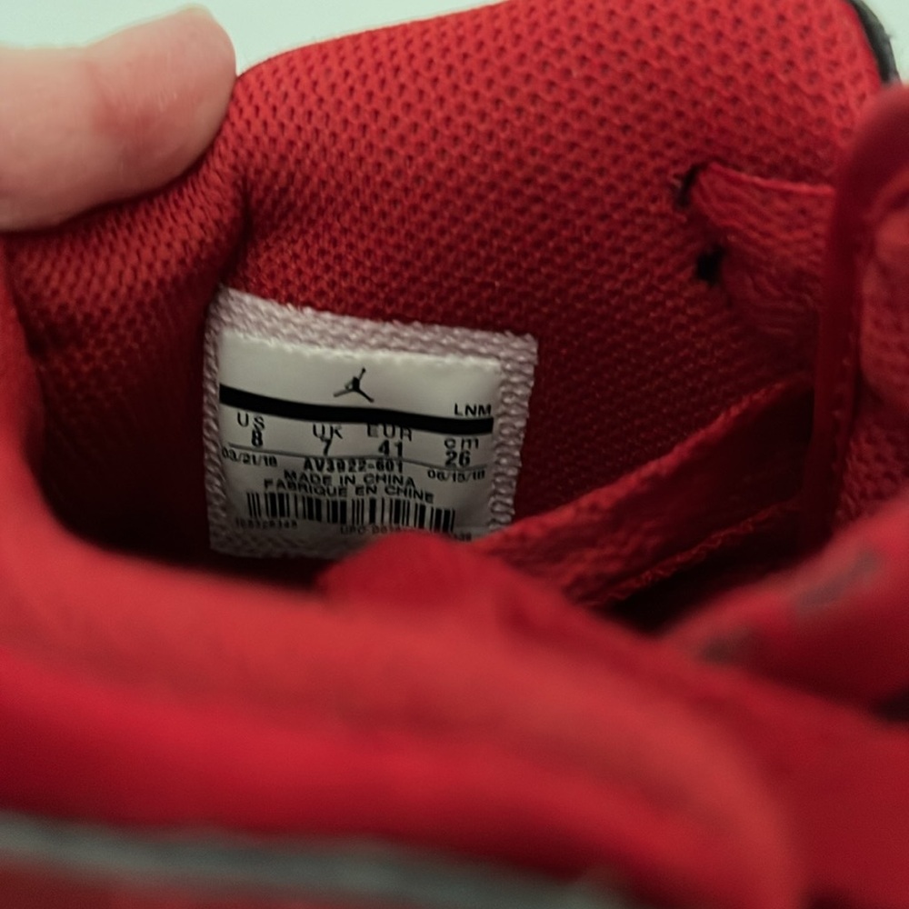 2018 Jordan Legacy 312 Toro. Red/Black. Men’s 8. Good used condition! - Picture 8 of 14